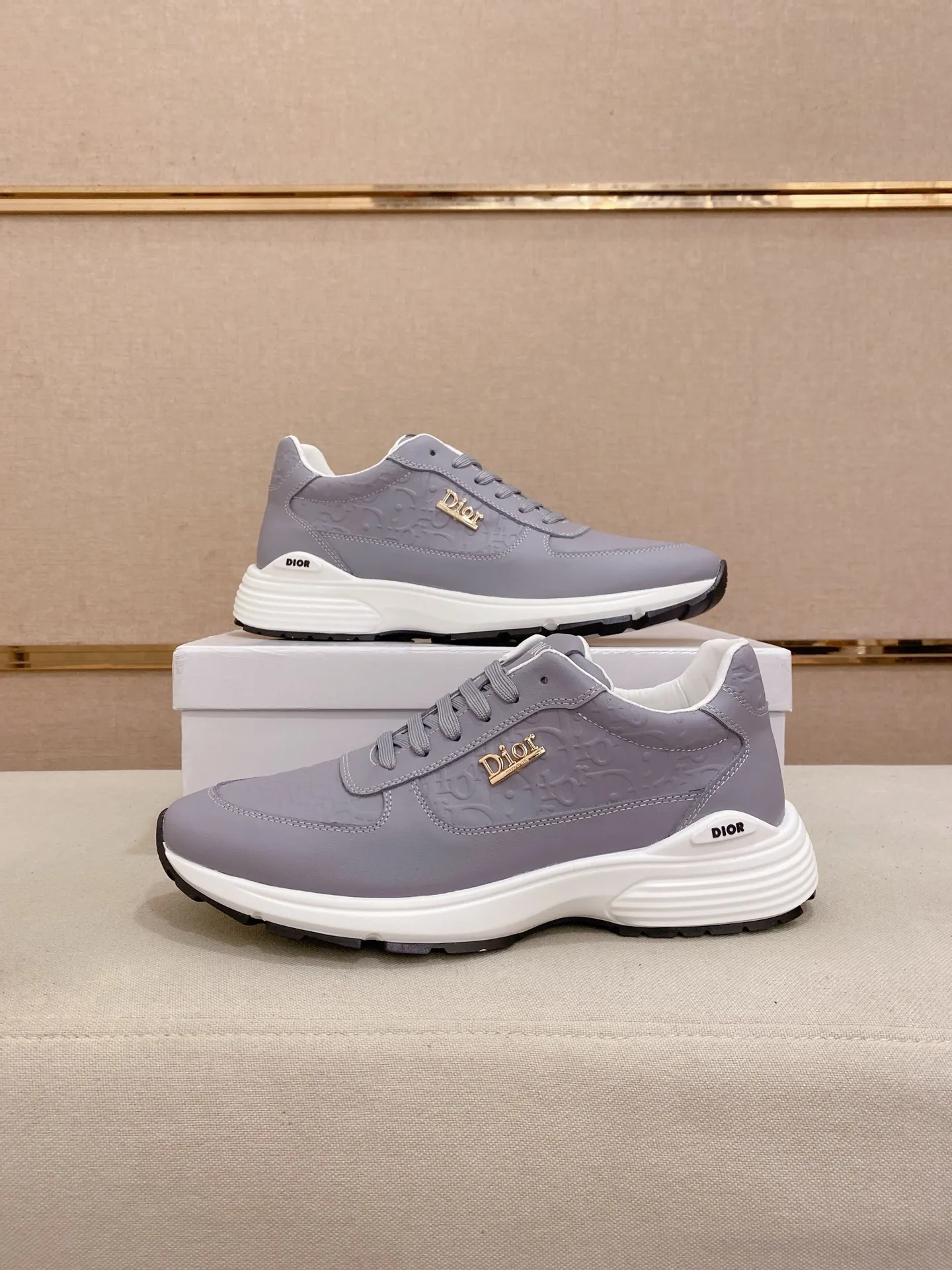 Men's shoes💰: 462💰 [Dior·Dior] New casual sports style men's shoes, new spring and summer design, perfect workmanship, lace-up style to create wardrobe quality, upper: imported first-layer cowhide, sheepskin lining is soft and comfortable, ultra-light TPU wear-resistant outsole, simple, versatile fashion men's shoes, excellent color code number 38--44. Can be customized 45 non-returnable